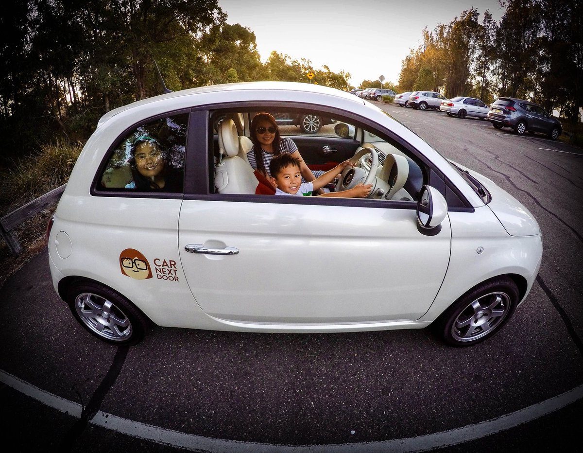 Photo-comp---family-in-white-car